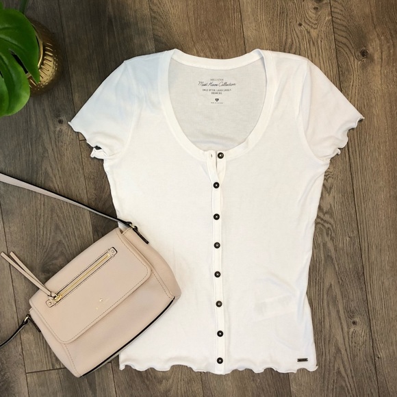 Hollister Tops - Hollister • Button Top • White